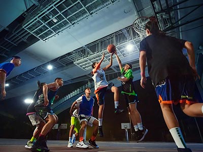 普通男性 vs WNBA职业女运动员